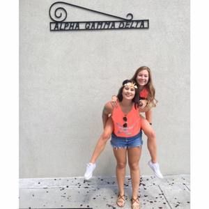 Meet your Posher, Brooke