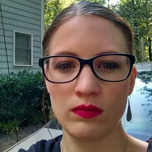 Meet your Posher, Lydia