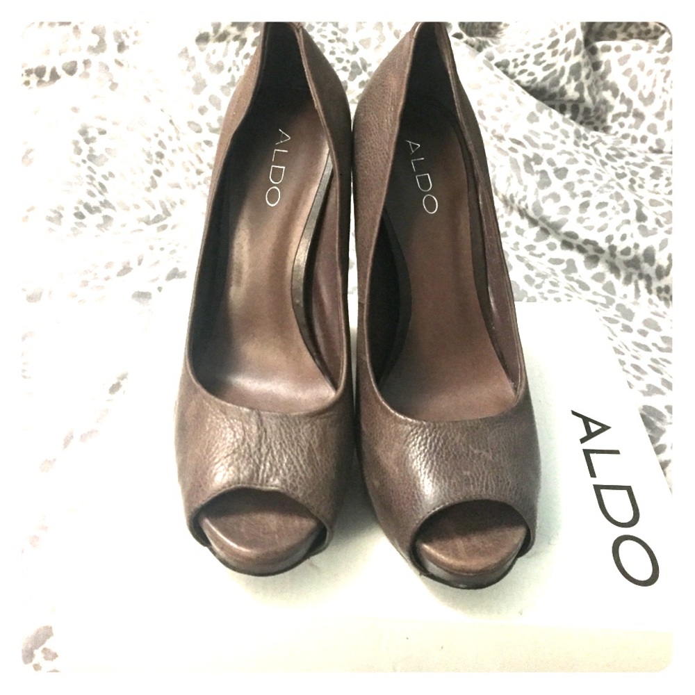 Brown peep toe platform shoes