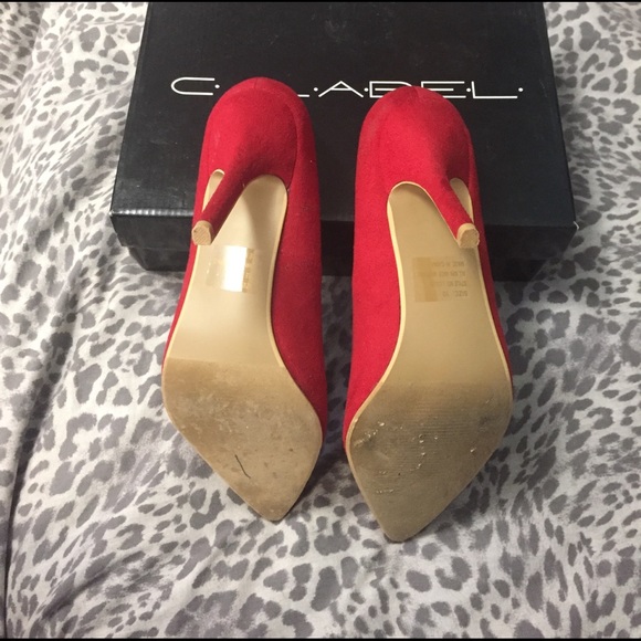 Red faux suede pointed stiletto - Picture 3 of 3