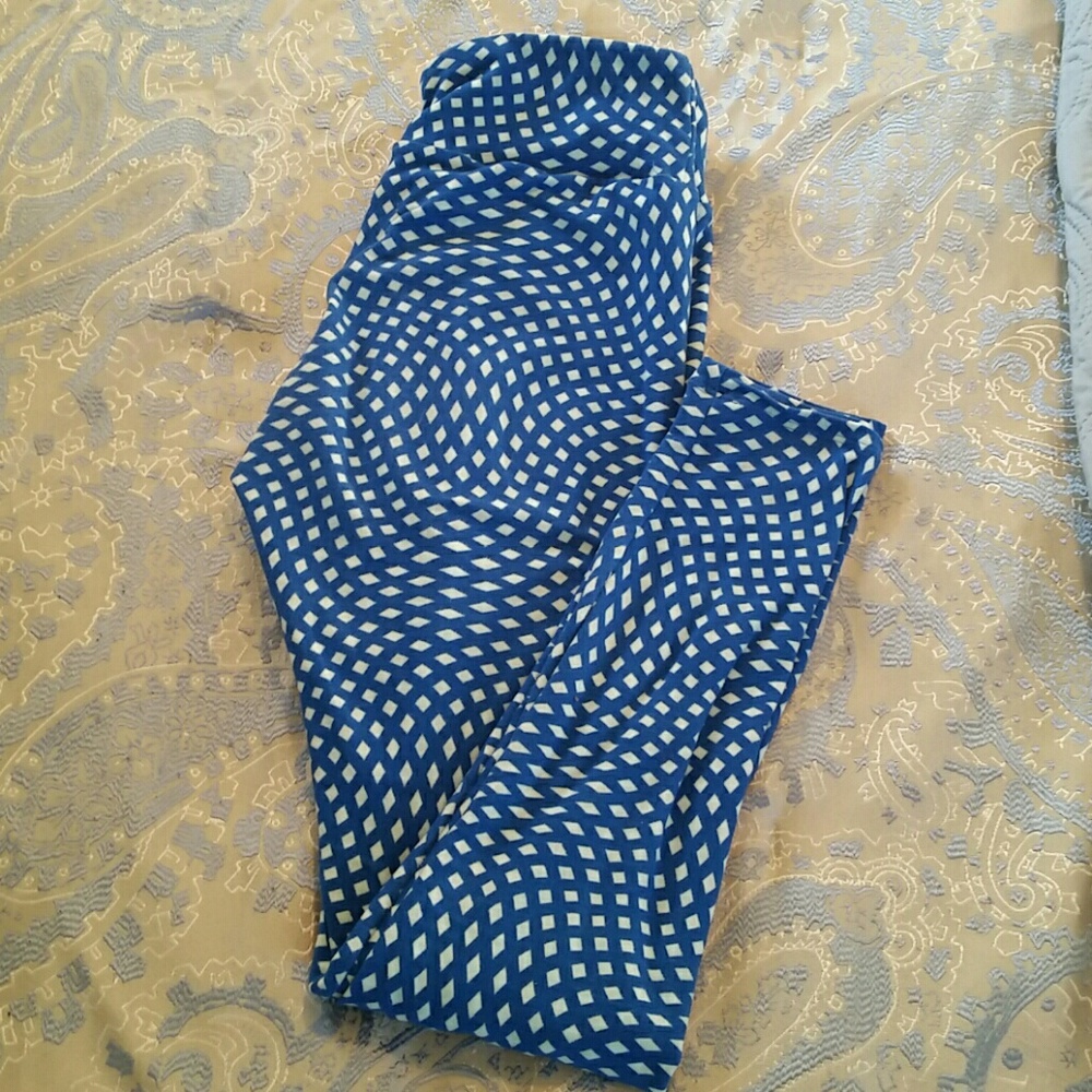 OS Lularoe leggings. Washed per LLR standards