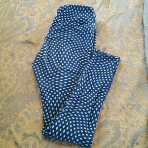 OS Lularoe leggings. Washed per LLR standards