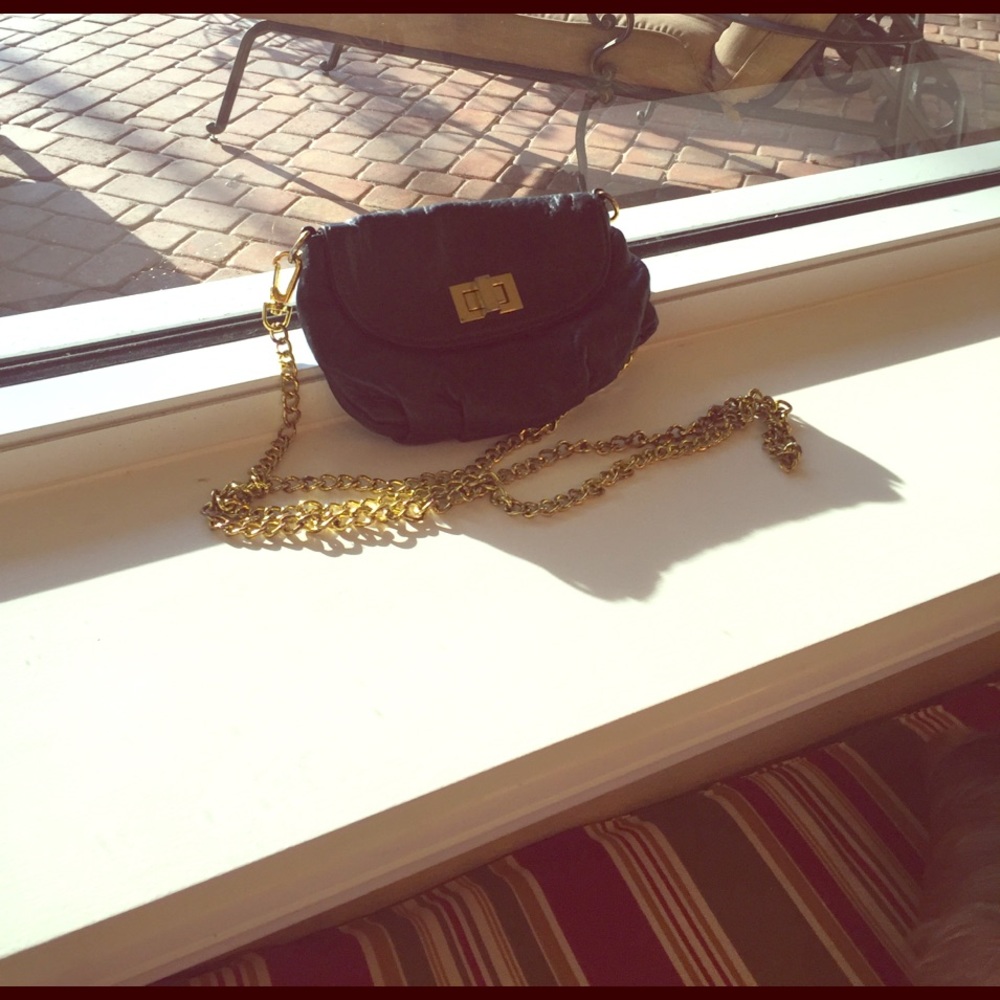 Elegant black leather satchel