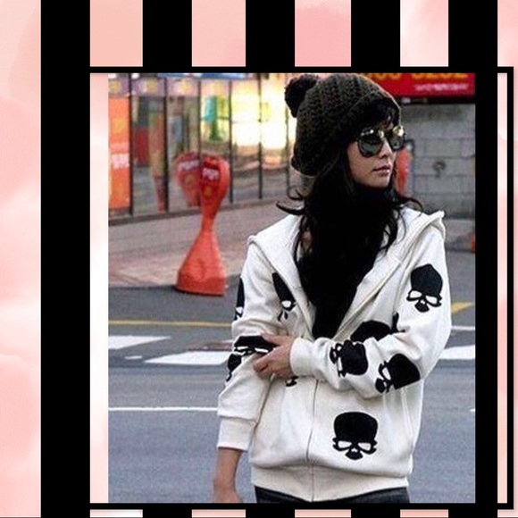 Jackets & Blazers - 1 LEFT! Skull Print Hoodie
