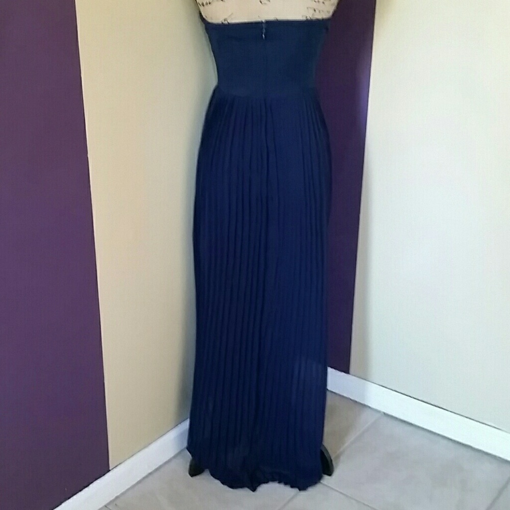 Dress - Picture 3 of 4