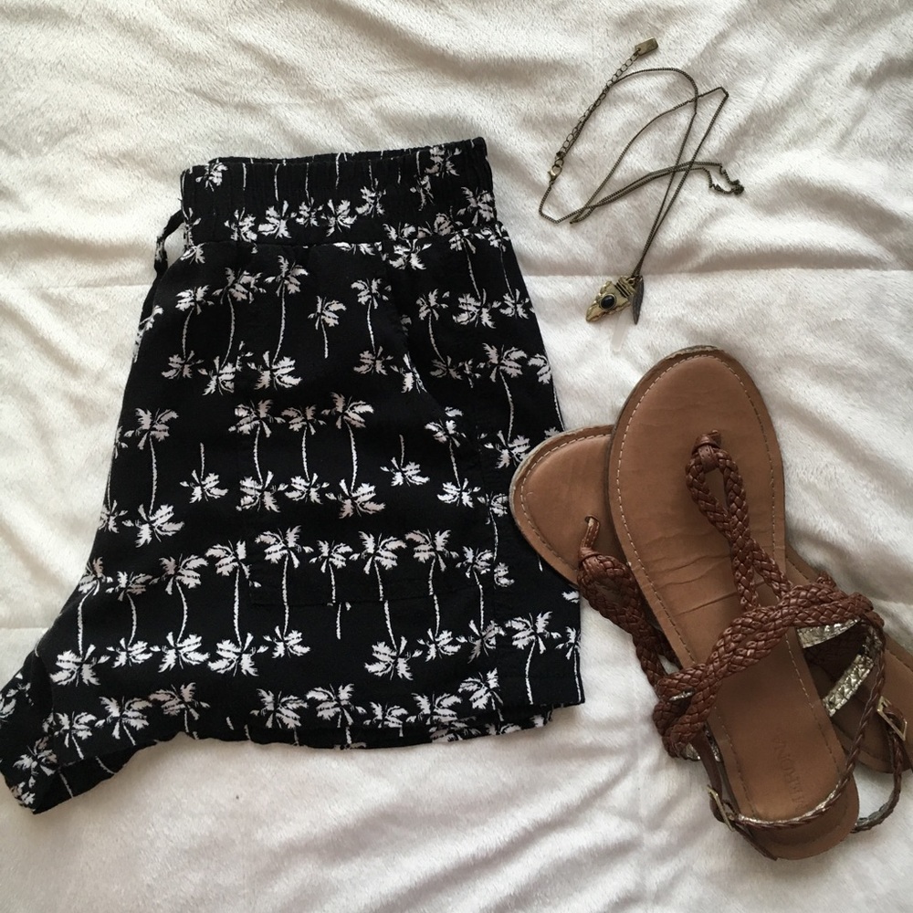 Palm Tree Shorts w/ Ties - Size Small/X-Small