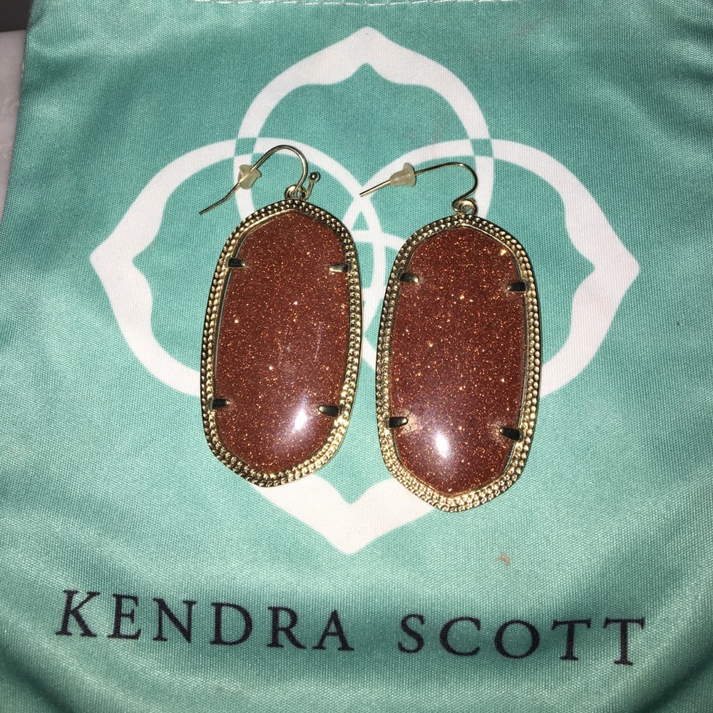 Kendra Scott Danielle earrings!!