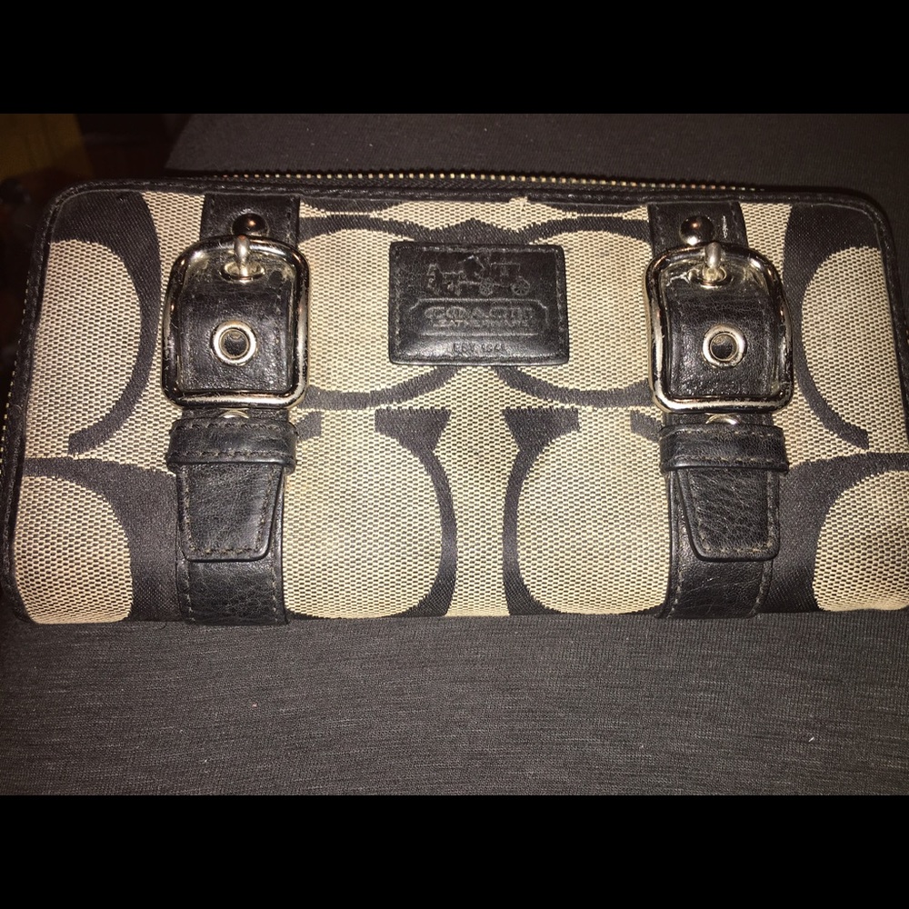 COACH SIGNATURE WALLET