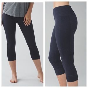 Lululemon Seamlessly Street Crops
