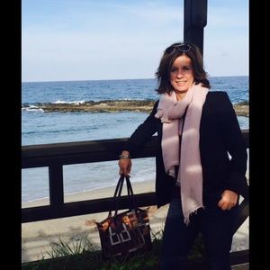 Meet your Posher, Gina