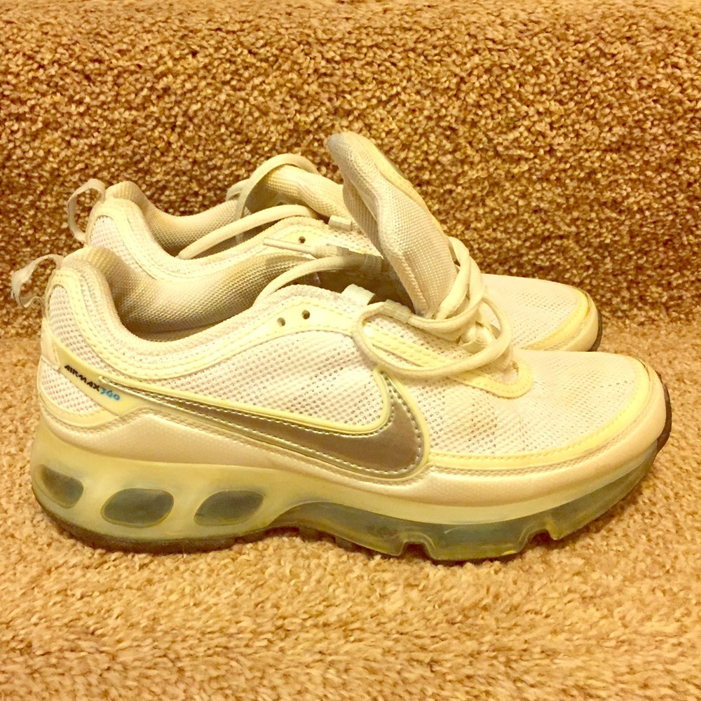 Women's Nike Air Max Tennis Shoes - Size 7