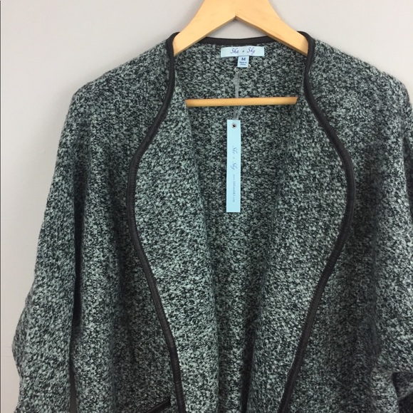 FIRM- LONG SLEEVECoat in Jade - Picture 6 of 7