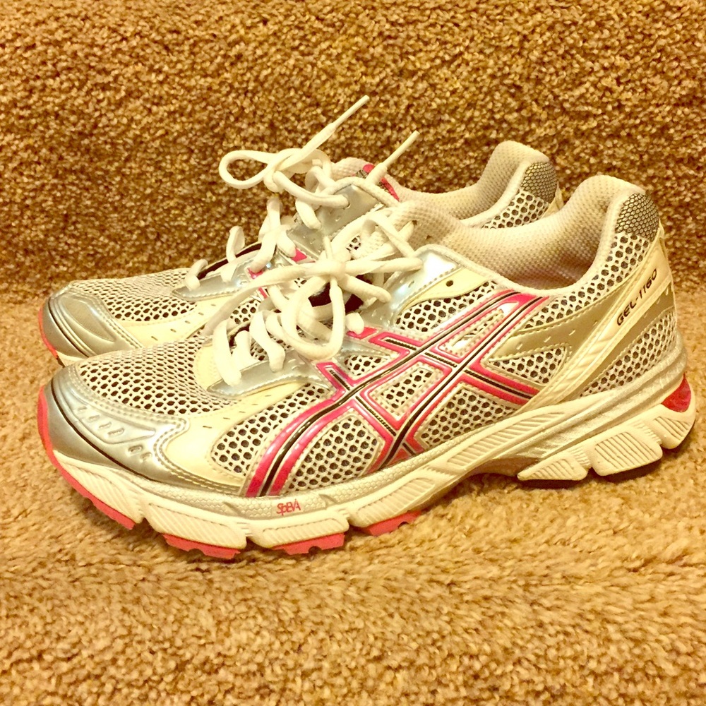 Women's ASICS Gel Running Shoes Size 7