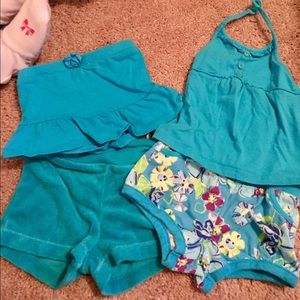 Top and shorts/skort.