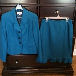 Women's Suit, LeSuit