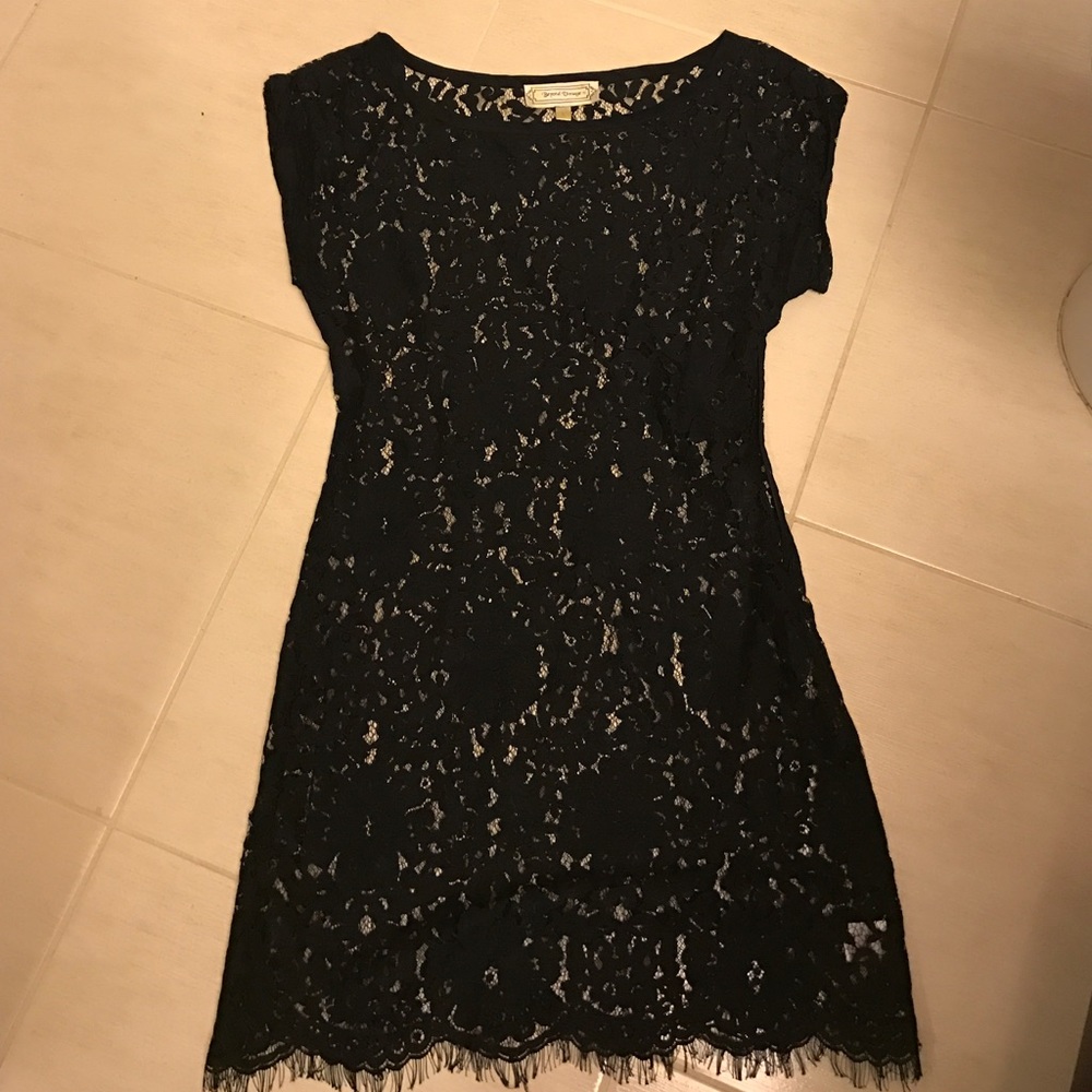 Vintage! Beautiful black lace dress - small
