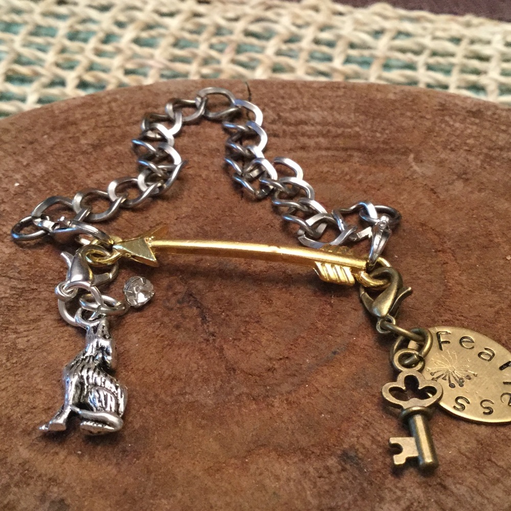 🏹Custom FEARLESS🏹Bracelet - Picture 4 of 4
