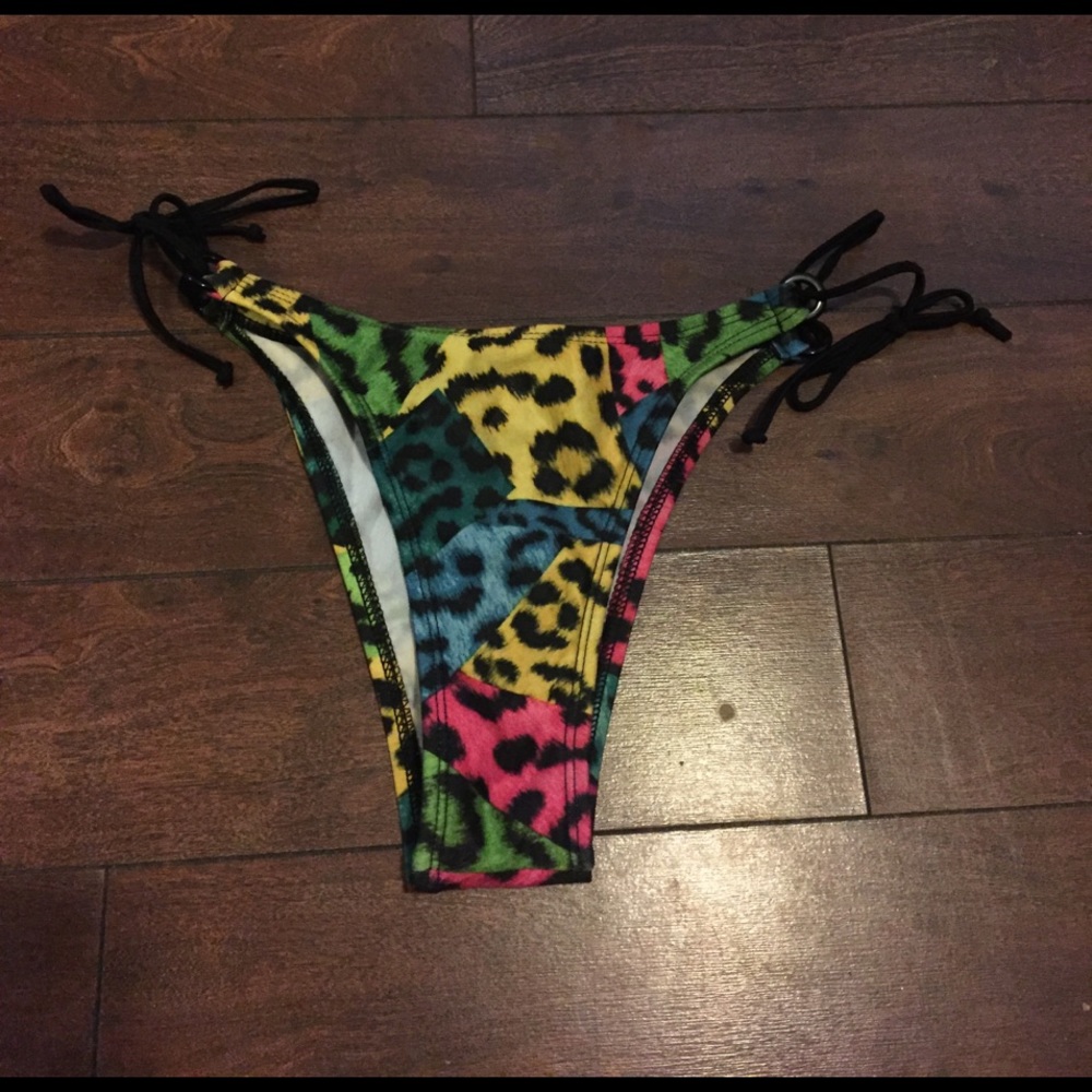 Body Glove Very Cheeky swim bottom!