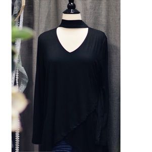 Black flow choker top