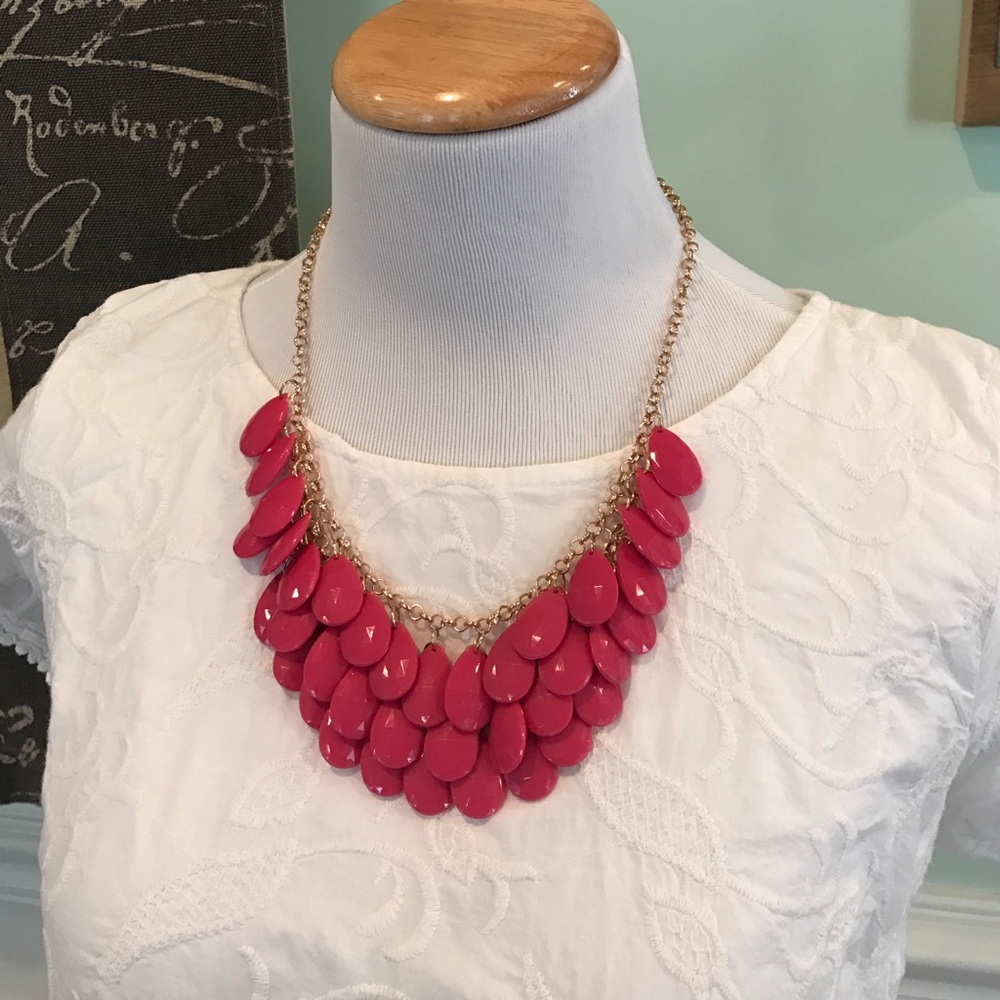 2/1$0 NWT 🍒 Pink cherry blossom necklace