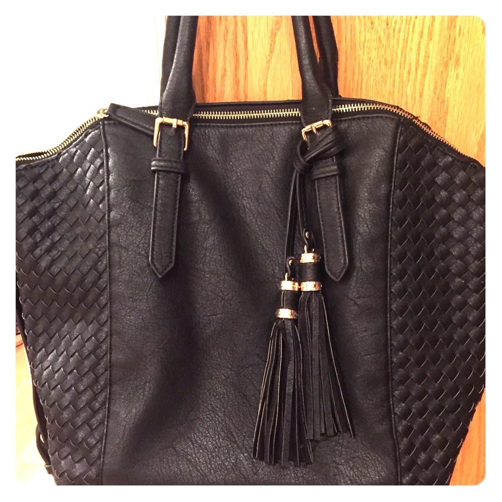 Black leather Urban Expressions handbag
