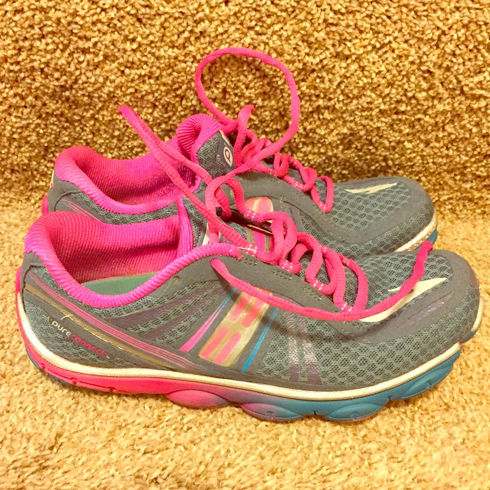 Women's Brooks Running Shoes Size 7