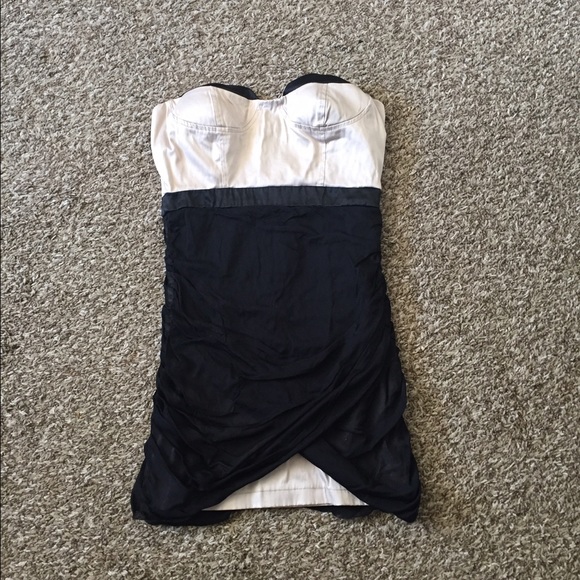 Beautiful black and tan dress - Picture 1 of 4