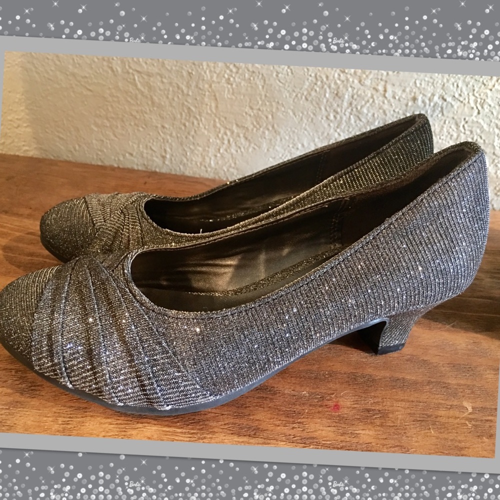 Girls American Eagle size 13 heels