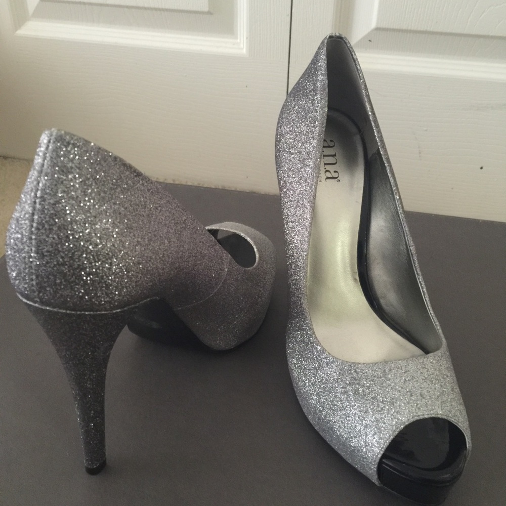 A.N.A. Silver heels - Picture 2 of 3