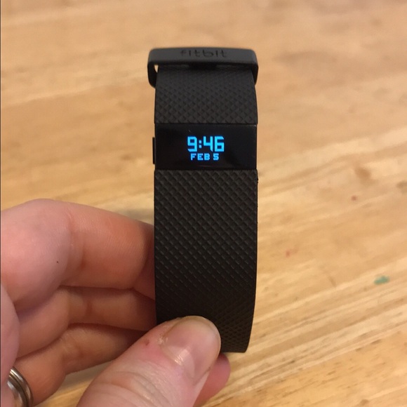 FitBit Charge HR - Picture 1 of 2