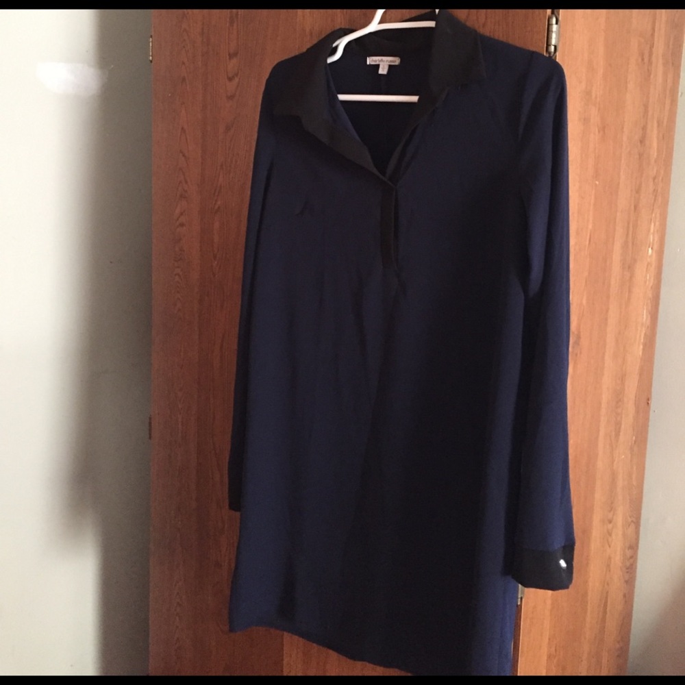 Long sleeved navy blue collared shift dress