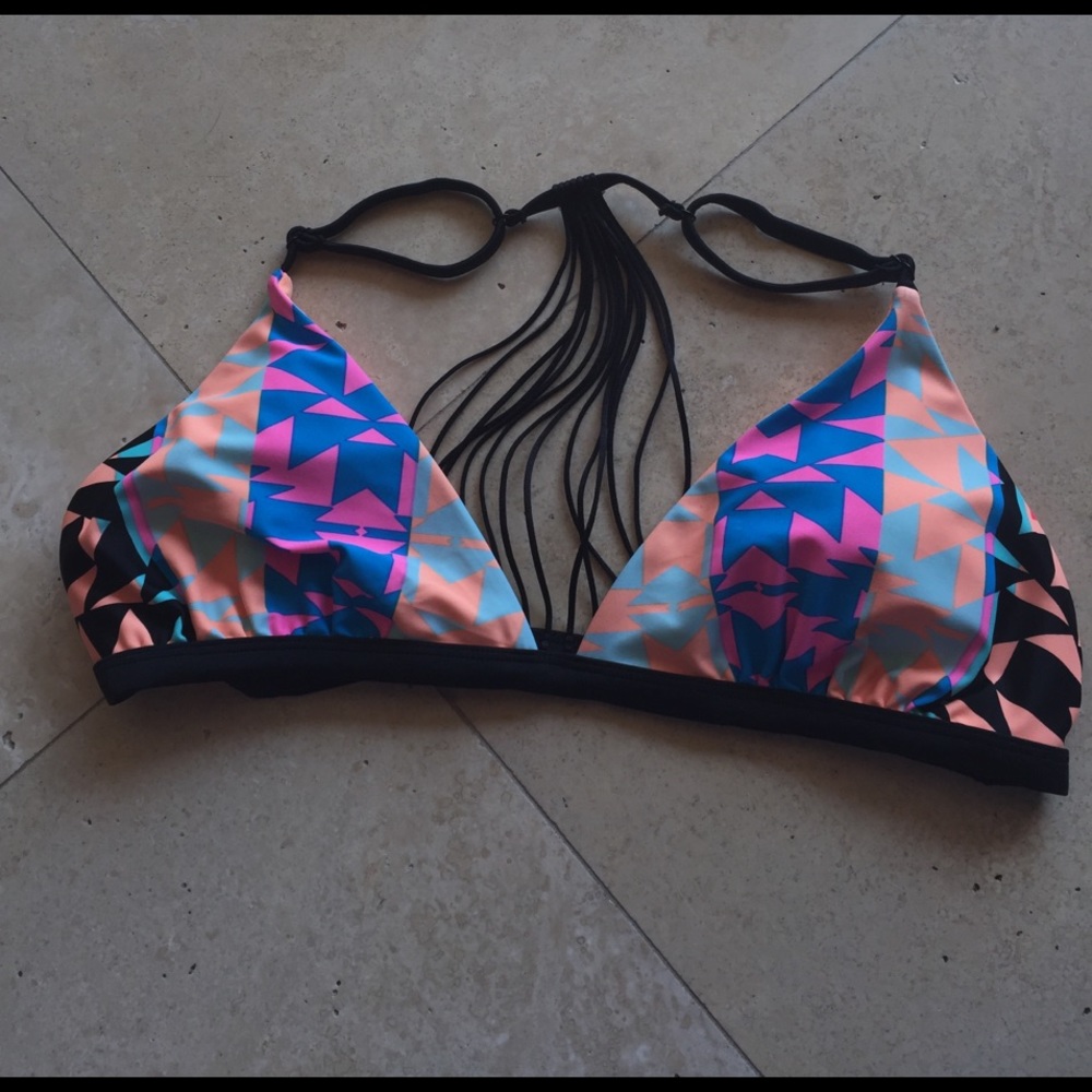 Tribal print strapped back swim top