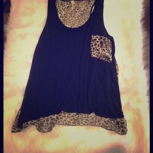 ✨Leopard print racer back✨