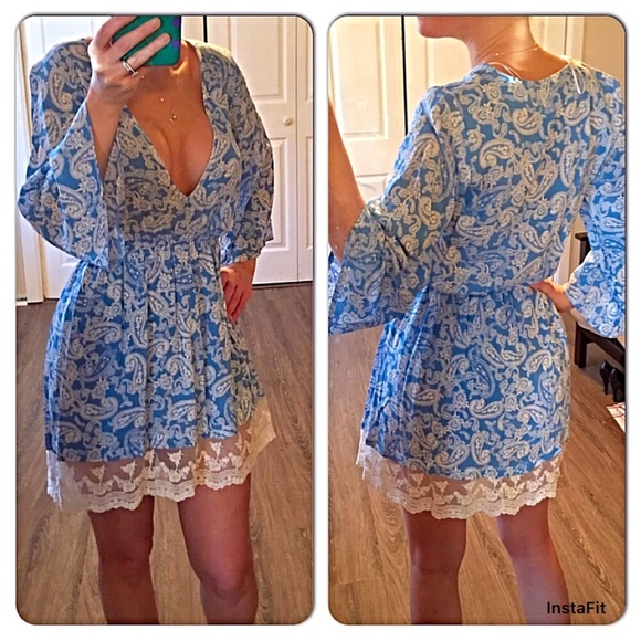 Blue/white dress w lace detail 1 SMALL LEFT - Picture 2 of 2