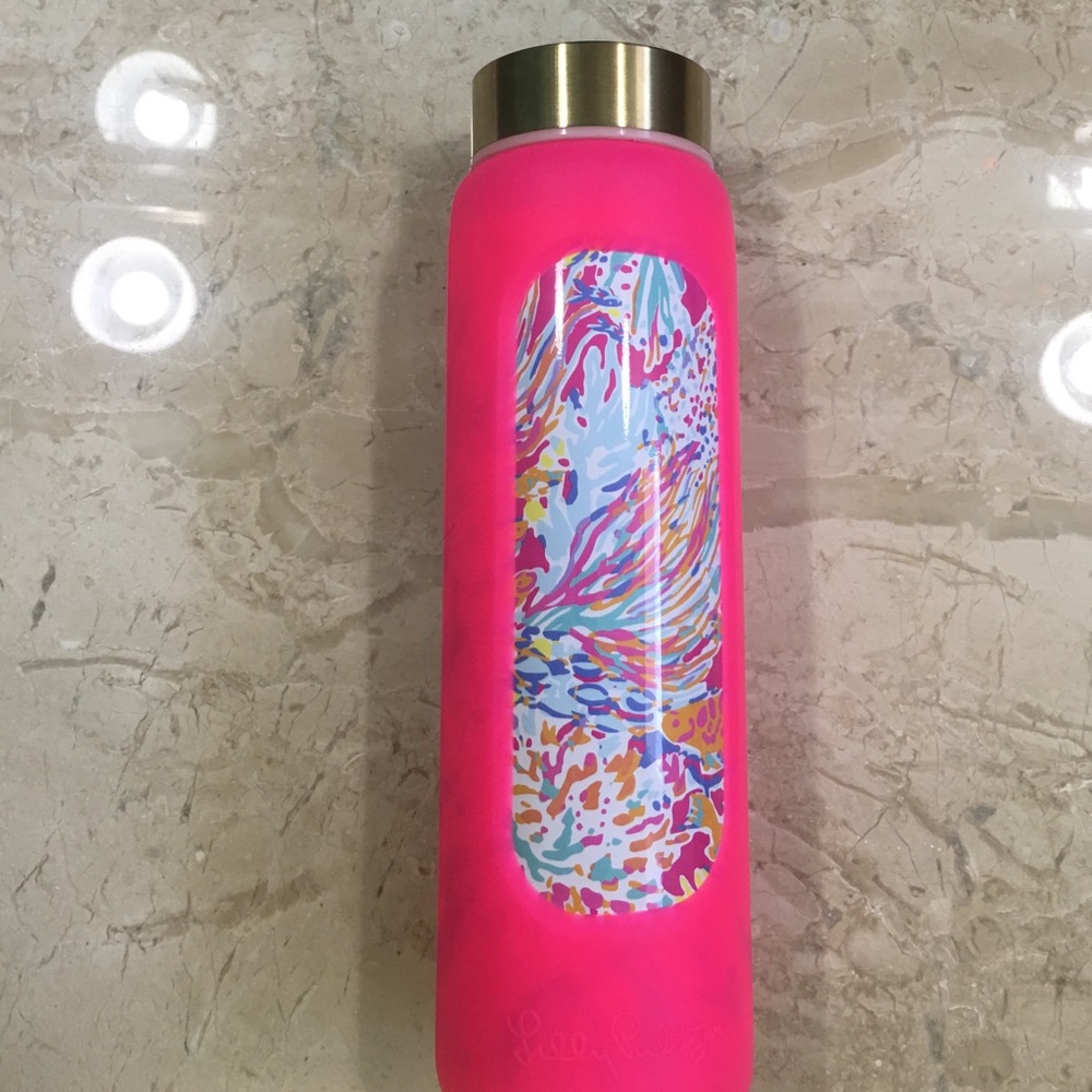 Never used. Lilly Pulitzer water bottle