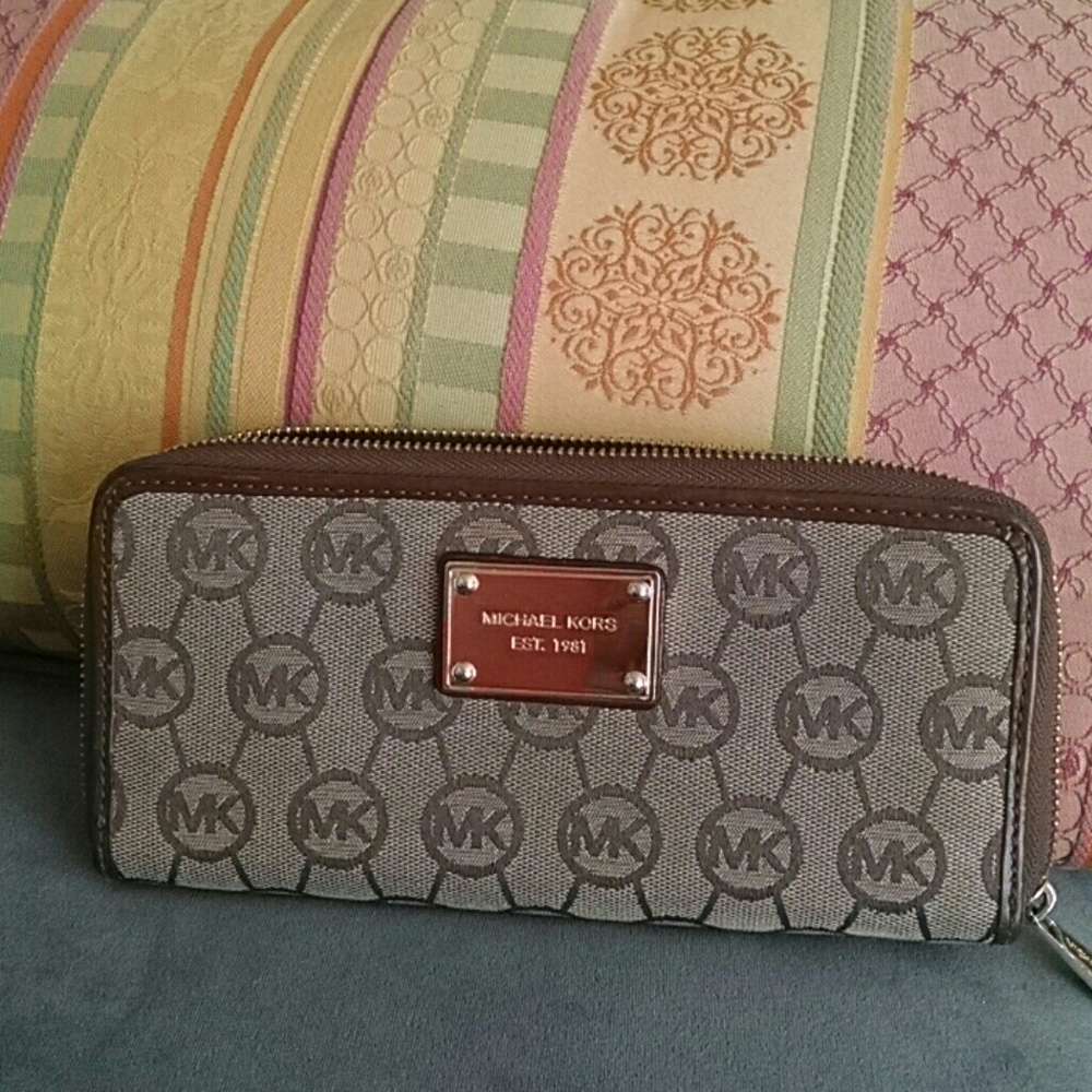 Zip around michael kors wallet..