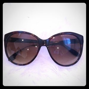 Marc by Marc Jacobs Oversized Cat Eye Sunglasses🐱