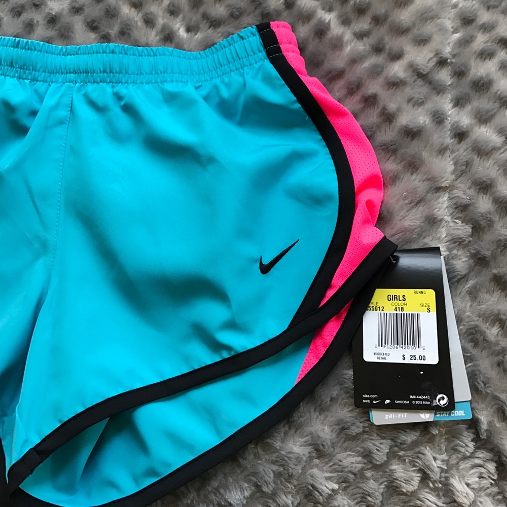 Girls Nike Dri Fit running shorts - Picture 2 of 4
