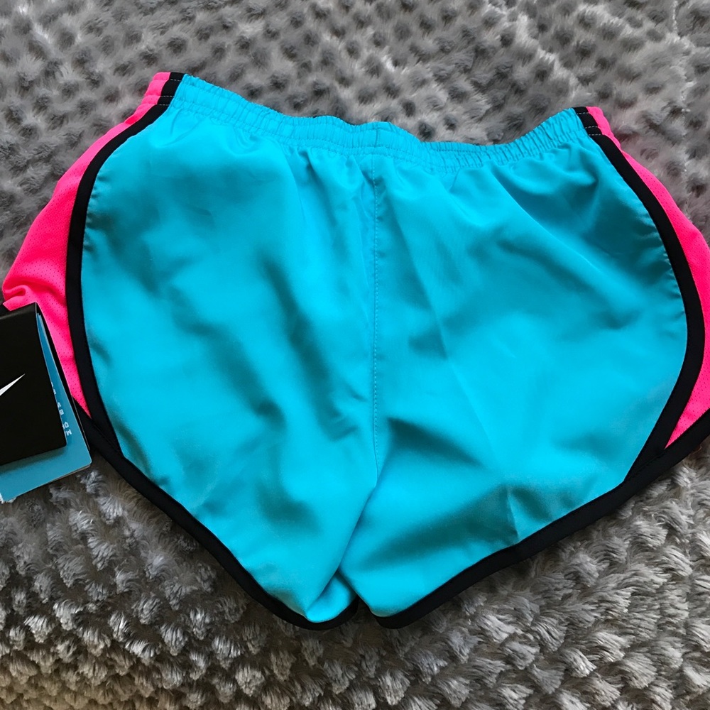 Girls Nike Dri Fit running shorts - Picture 3 of 4