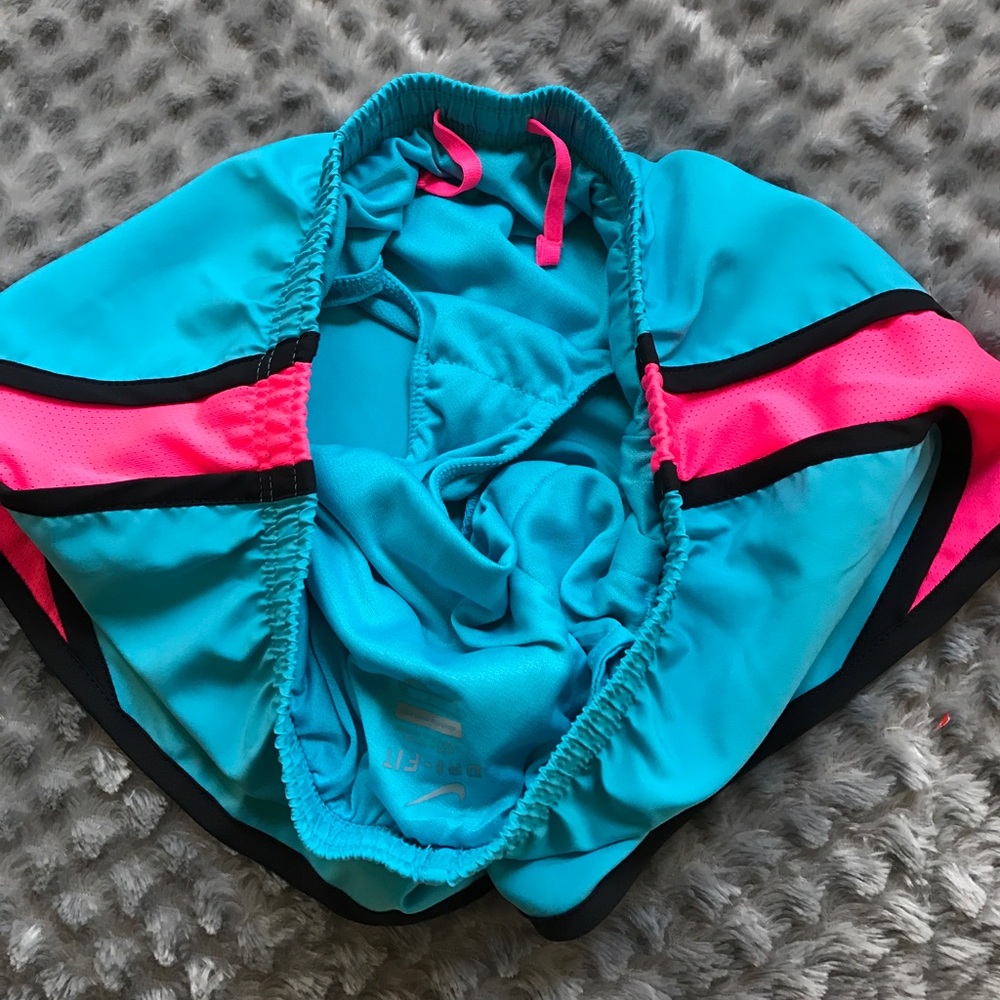 Girls Nike Dri Fit running shorts - Picture 4 of 4