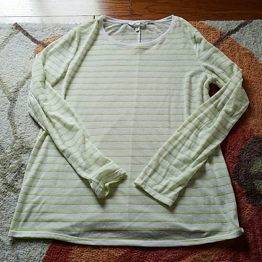 VS long sleeve shirt