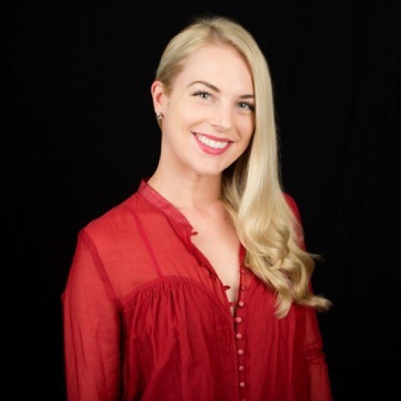 Meet your Posher, Maura - Picture 1 of 1