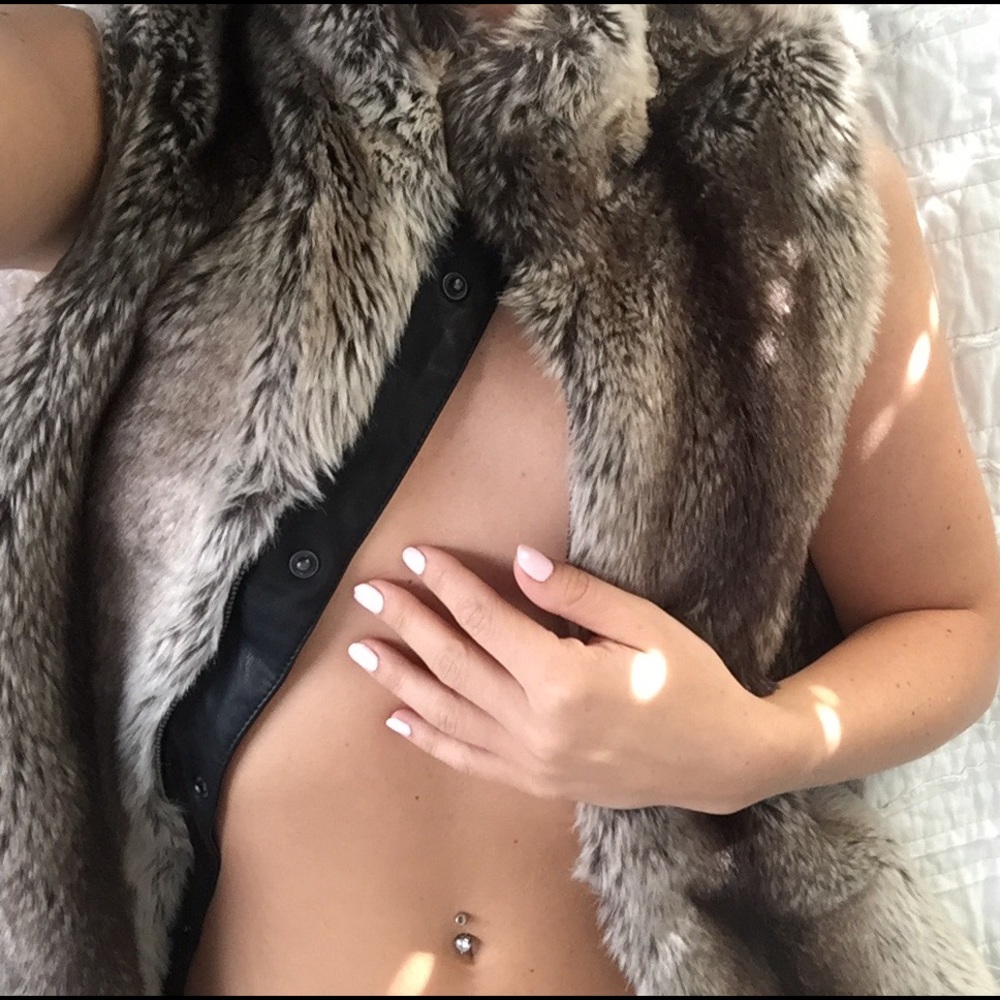 ‼️SOLD‼️Faux fur vest!