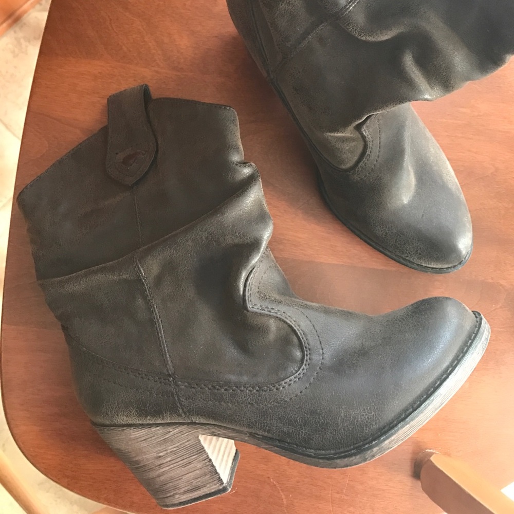 Brown booties - Picture 2 of 2