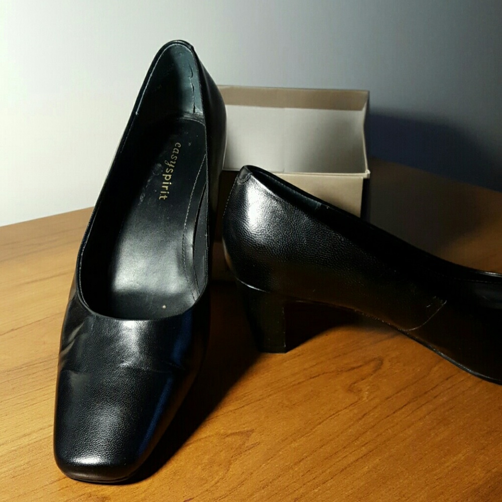 Easy Spirit Black Leather Shoes