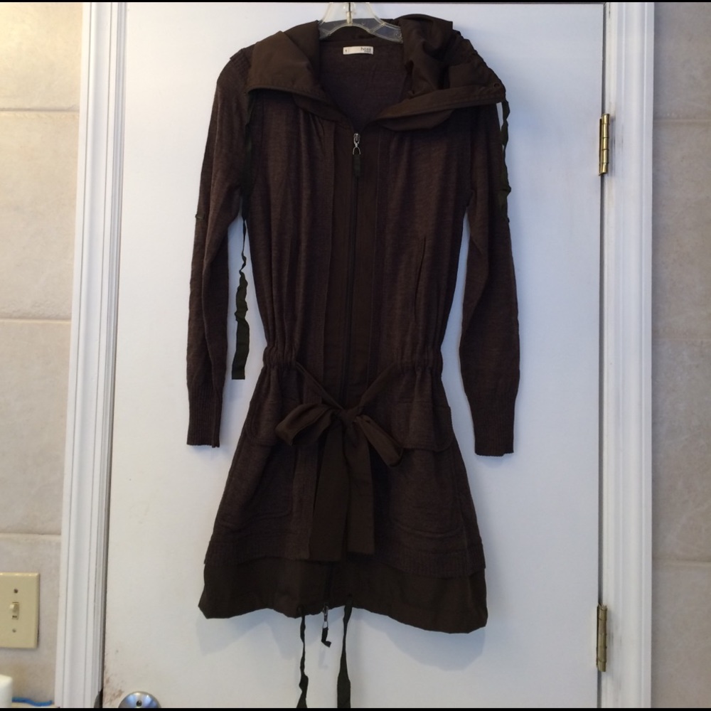 Hoss Lightweight brown zip up sweater