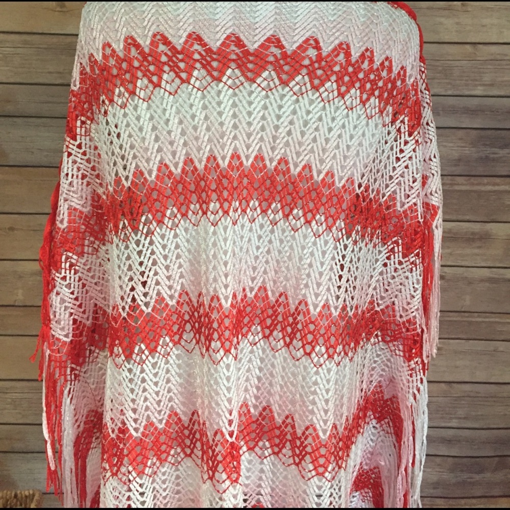 Red & White Poncho - Picture 4 of 4