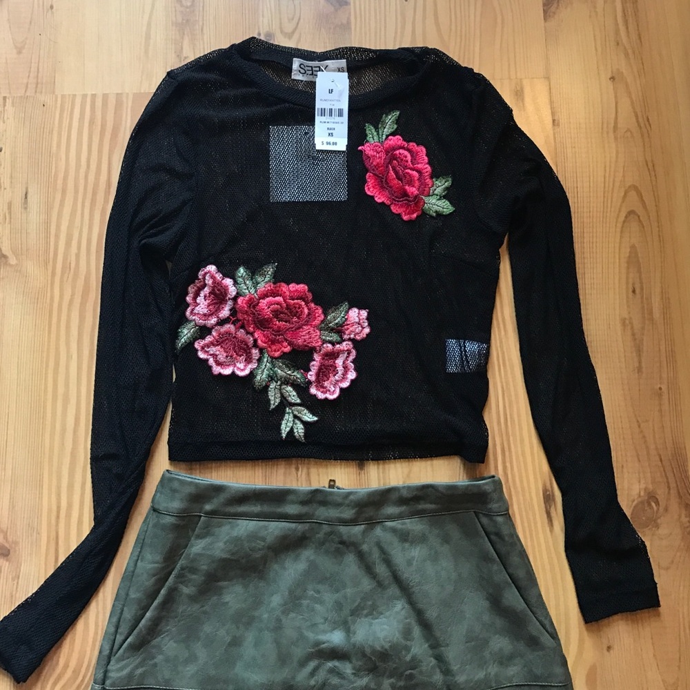 NWT LF mesh roses crop top XS
