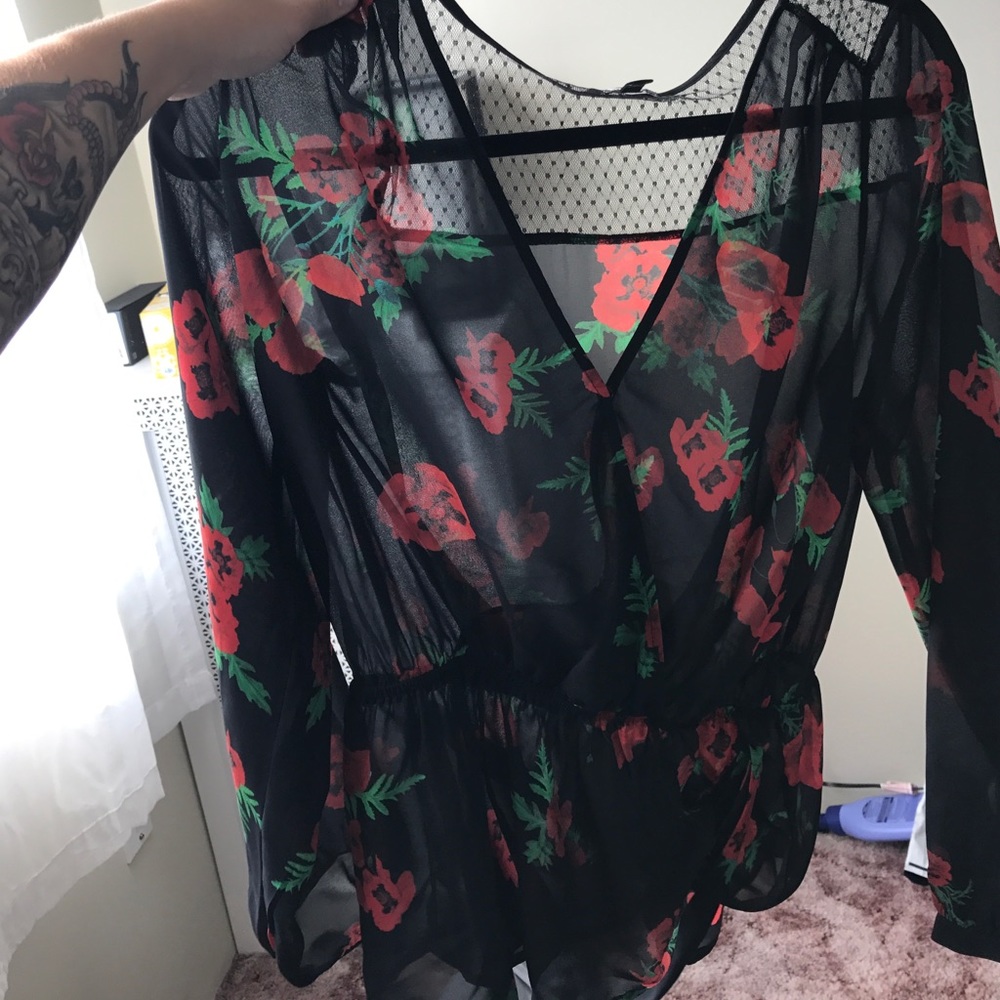 Beautiful express top! New!