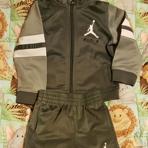 Baby Jordan Jordan outfit 6_9 months